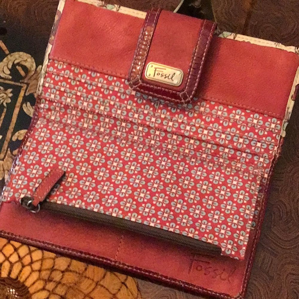 Fossil Wallet With Floral Design And Burgundy Acc… - image 6